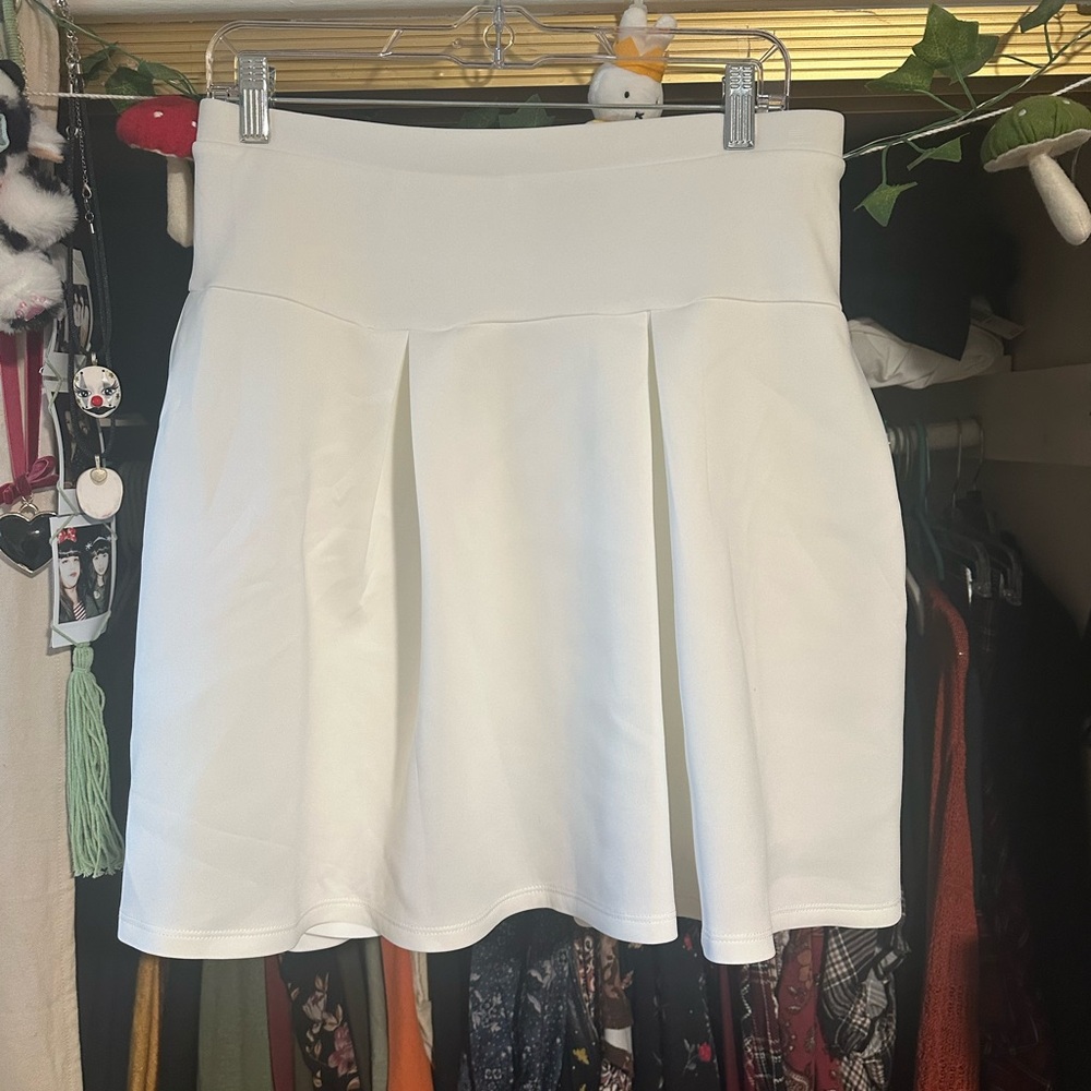Chic White Women's Skater Skort